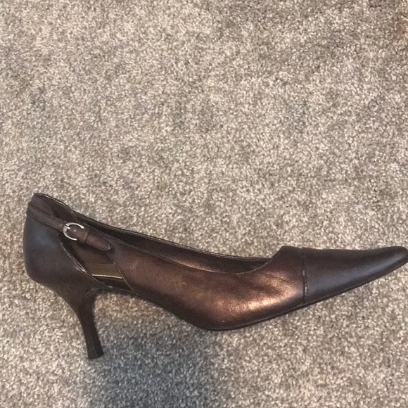 Joan & David Brown leather spectator toe heels - Picture 3 of 6